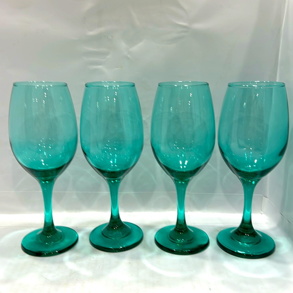 Set of 4 Vintage Cristar Columbia Wine Glasses Green 12 Ounce, 8” Tall, 3” Wide